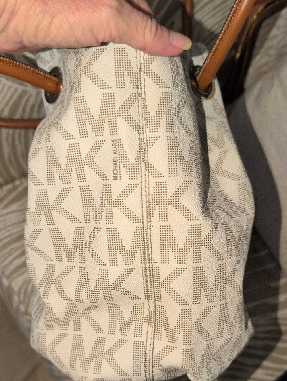 Michael Michael Kors Jet Set Gathered Shoulder Tote - Picture 8 of 13